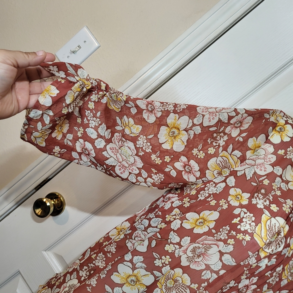 Torrid  FLORAL PRINT CHIFFON PLEATED BLOUSE - Picture 5 of 10